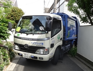 写真：清掃車の通行が困難な状態の画像