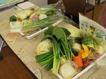 テーブルにのっている野菜