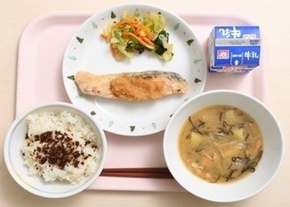 写真：通常食器　使用例