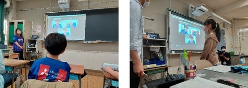 オンラインでFC東京からオンライン授業を受ける生徒たちの写真
